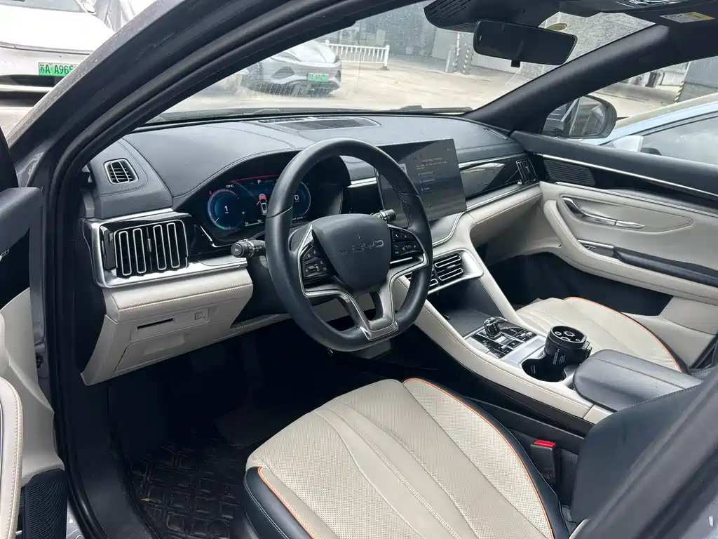 Song PLUS NEV Glory DM-i 110 km Flagship PLUS