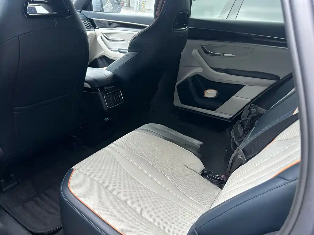 Song PLUS NEV Glory DM-i 110 km Flagship PLUS