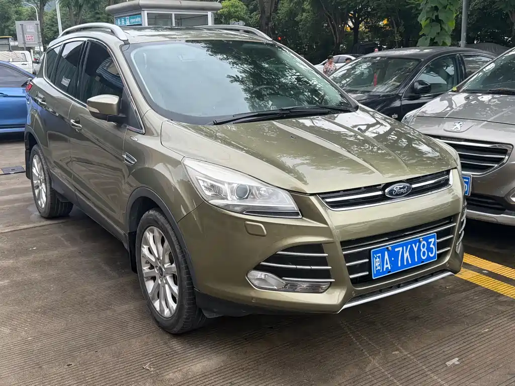 Kuga 2.0 L GTDi 4 WD Distinguished