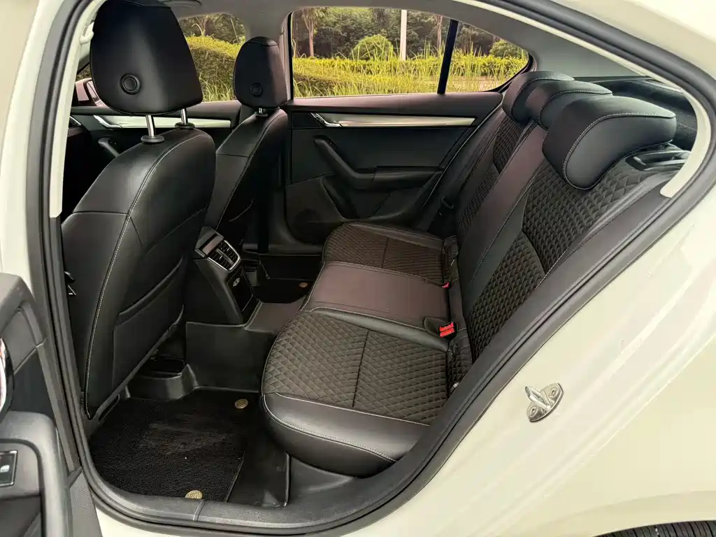Octavia TSI230 DSG Luxury