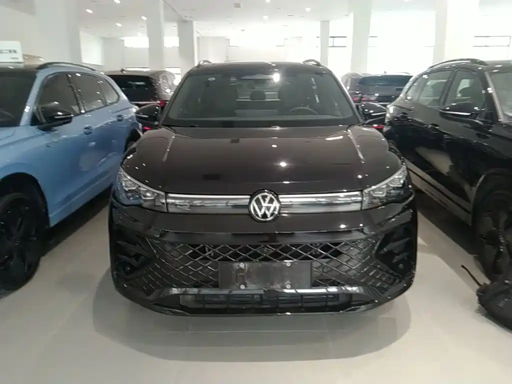 Tiguan L PRO 330 TSI 2 WD R-Line Smart Leading