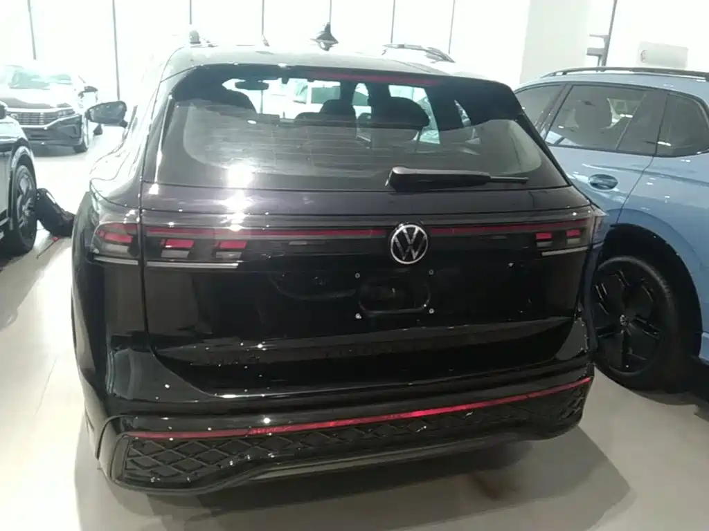 Tiguan L PRO 330 TSI 2 WD R-Line Smart Leading