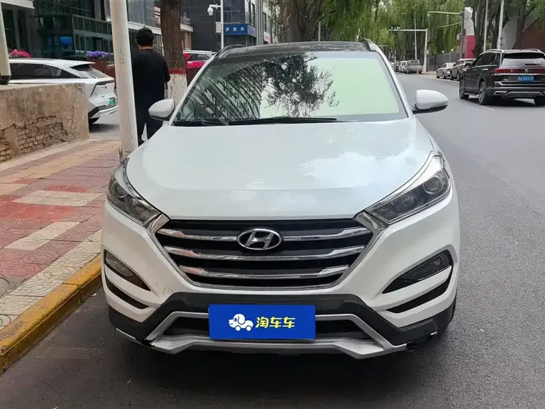 Hyundai Tucson 途胜 2015款 1.6 T 双离合四驱尊贵型