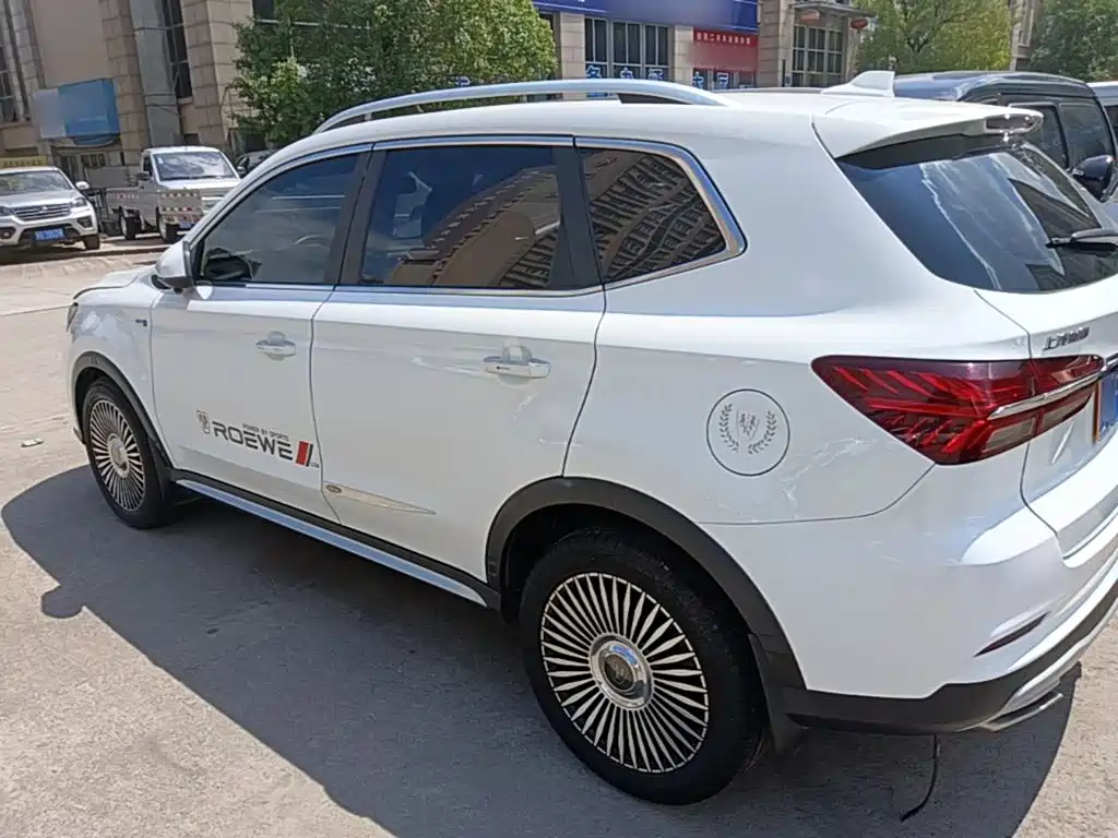Roewe RX5 荣威RX5 2019款 30 T 两驱自动Ali智联网铂金版