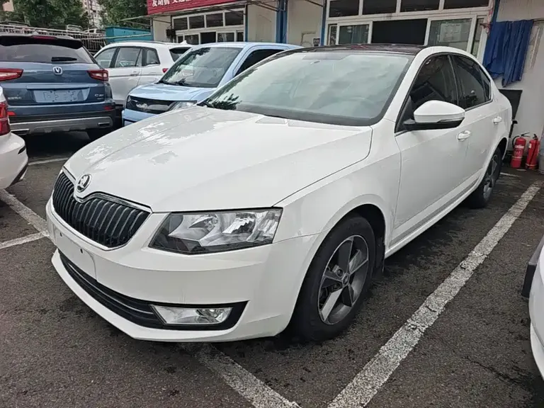 Skoda Octavia TSI280 DSG Smart Travel