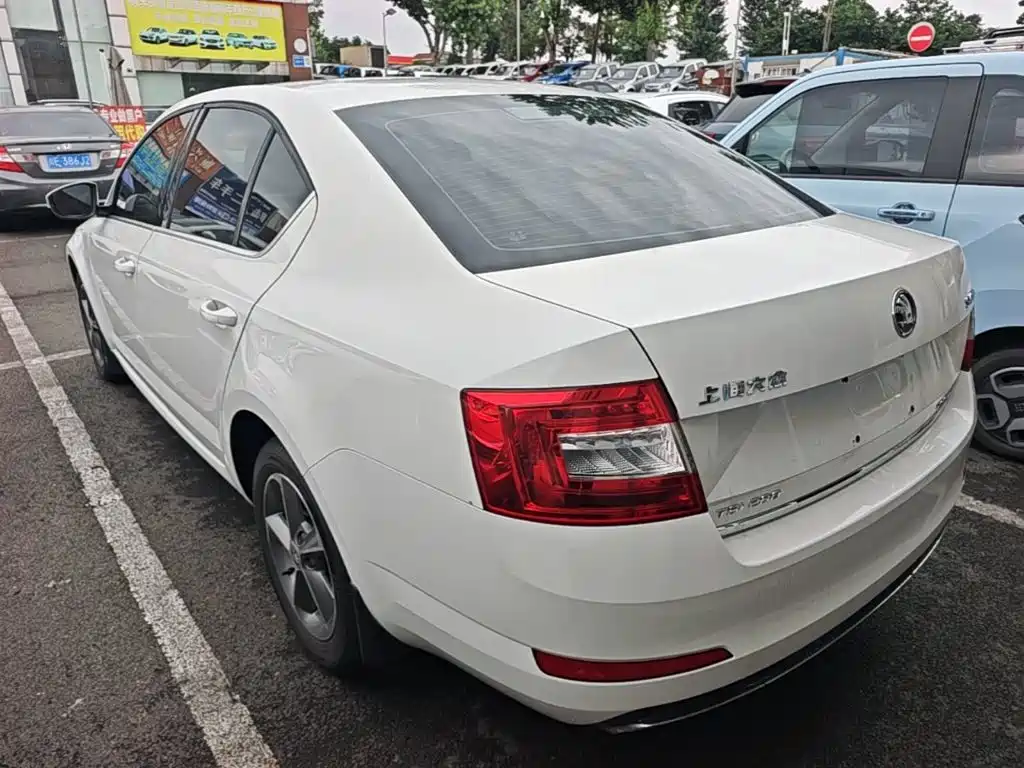 Octavia TSI280 DSG Smart Travel