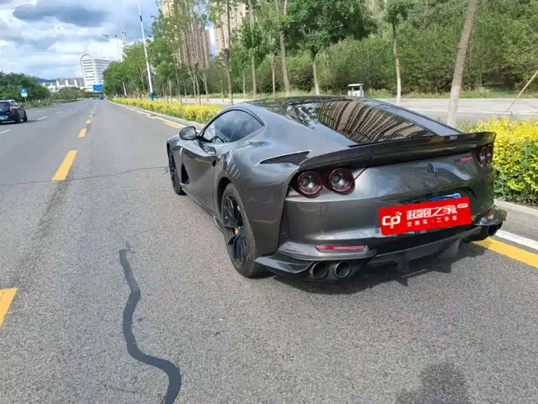 Ferrari 812 6.5 L Superfast