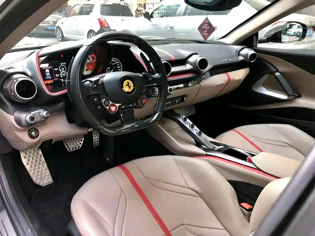 Ferrari 812 6.5 L Superfast