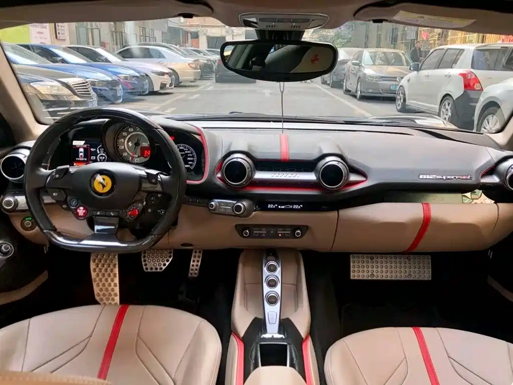 Ferrari 812 6.5 L Superfast