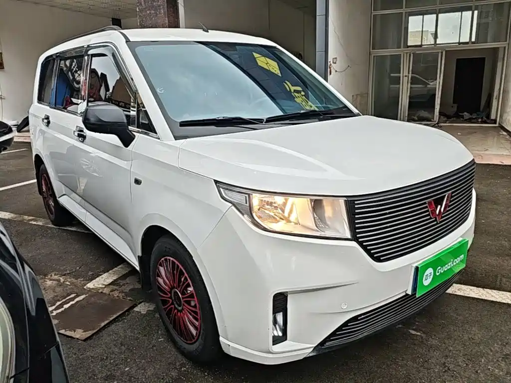 Wuling Hongguang PLUS 五菱宏光PLUS 2019款 1.5 T 手动标准型 7座