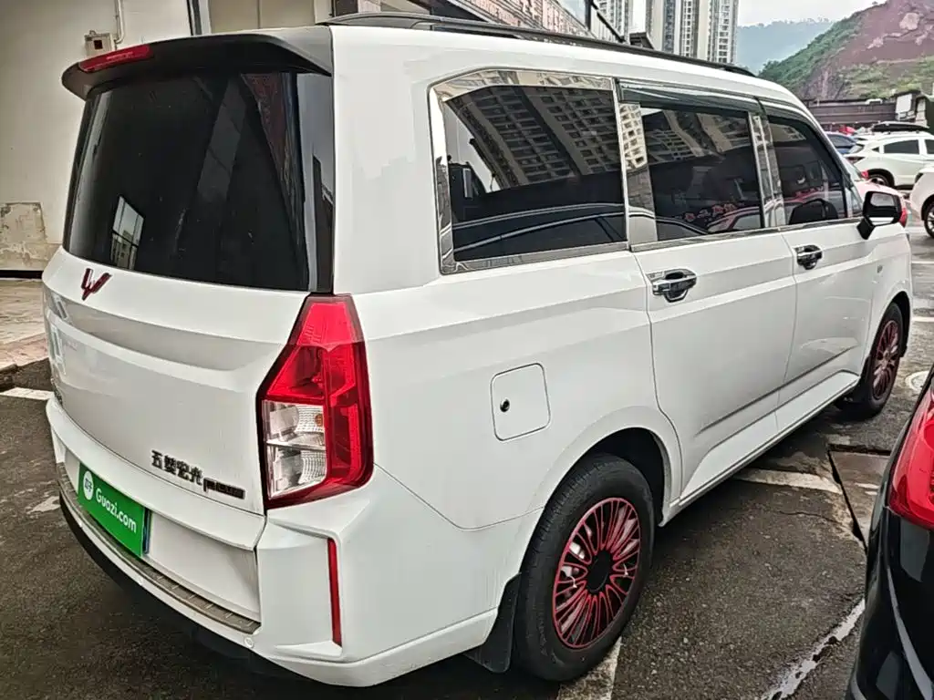 Wuling Hongguang PLUS 五菱宏光PLUS 2019款 1.5 T 手动标准型 7座