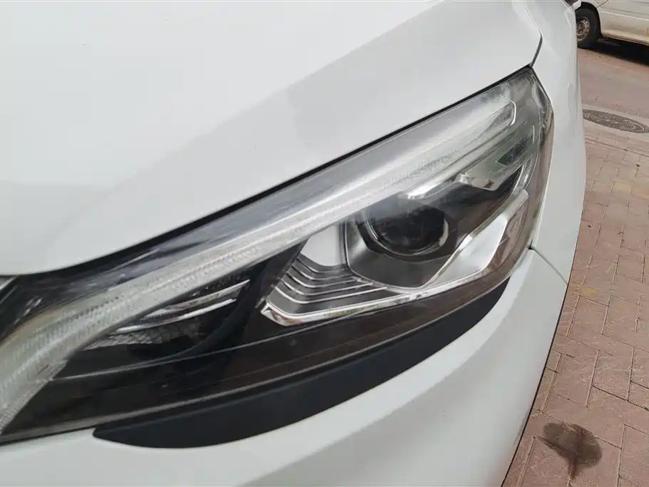 Emgrand GS 1.4 T CVT Elegant
