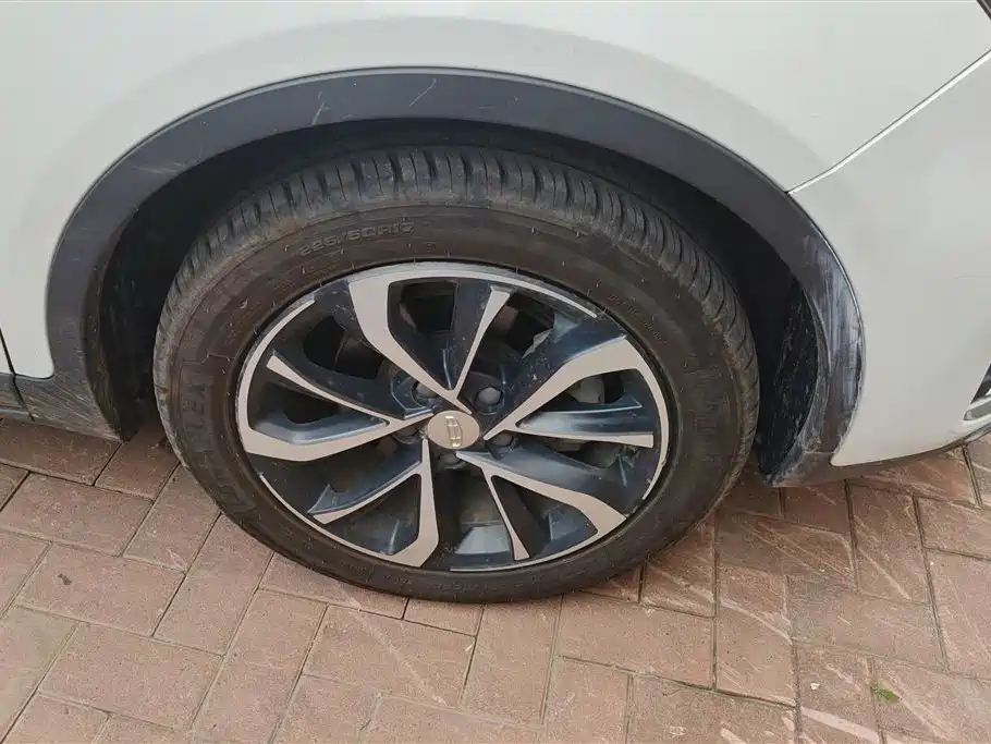 Emgrand GS 1.4 T CVT Elegant