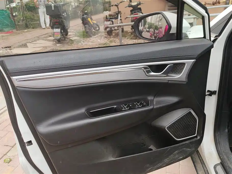 Emgrand GS 1.4 T CVT Elegant