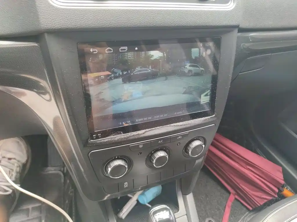 Yeti TSI280 DSG Forward