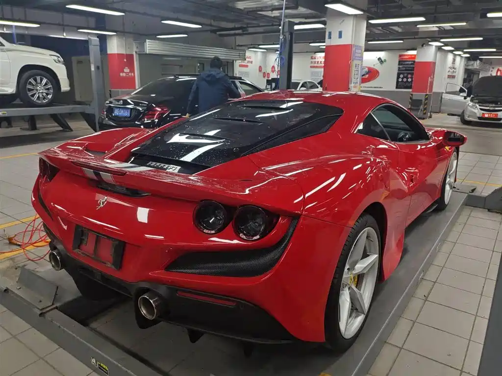 Ferrari F8 Tributo 3.9 T V8