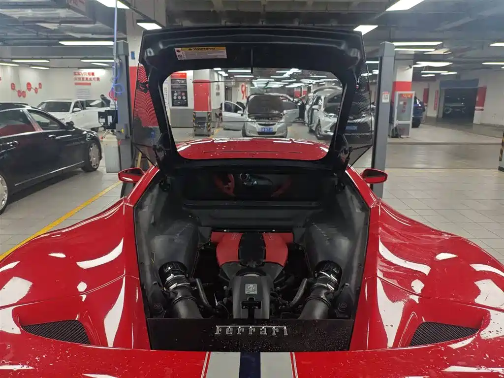 Ferrari F8 Tributo 3.9 T V8