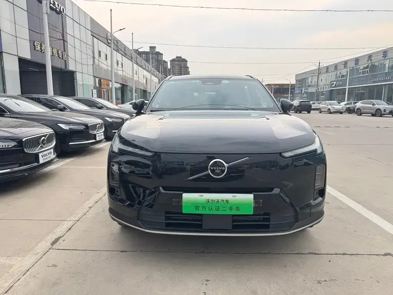 Volvo XC70 PHEV 沃尔沃XC70插电式混动 2026款 四驱超长续航Core