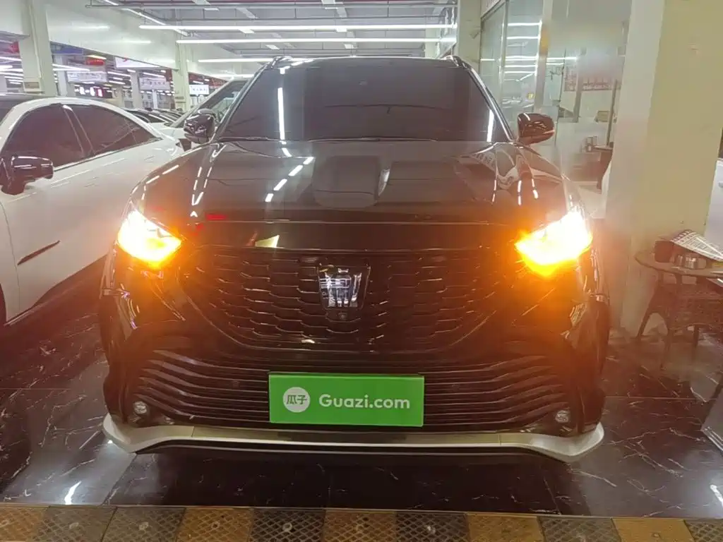Crown Kluger 2.5 L HEV 4 WD Distinguished