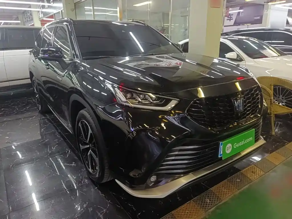 Crown Kluger 2.5 L HEV 4 WD Distinguished
