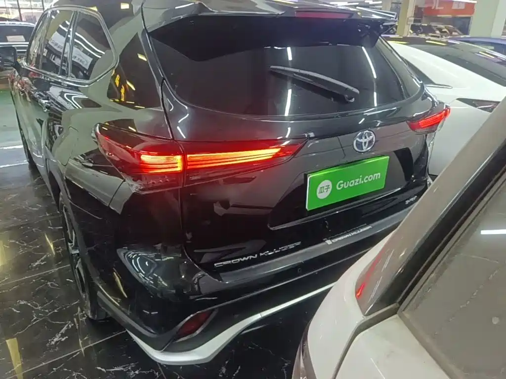 Crown Kluger 2.5 L HEV 4 WD Distinguished