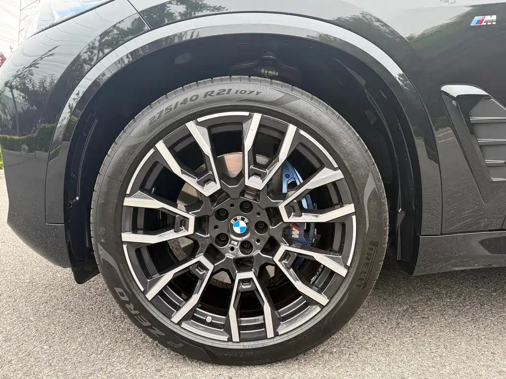 BMW X5 xDrive 40 Li Premium M Sport Night Package
