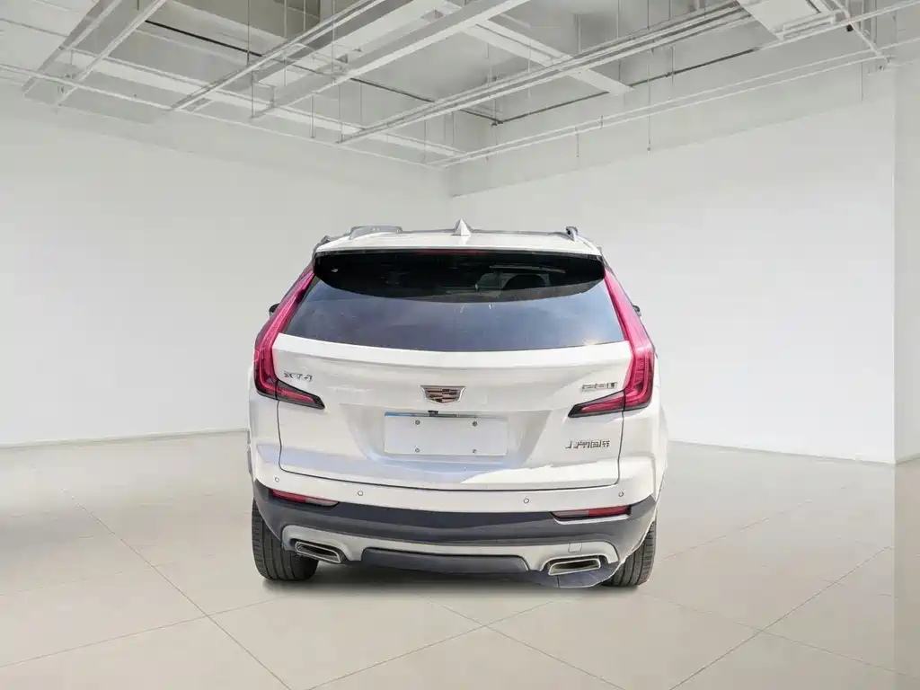 Cadillac XT4 28 T 2 WD Leading