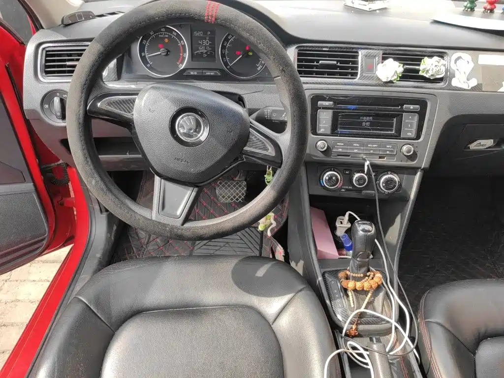 Rapid Spaceback Facelift 1.6 L Auto Forward