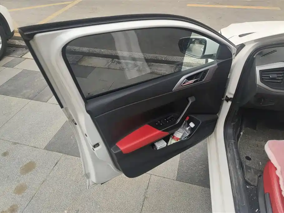 Polo Plus 1.5 L Auto Panoramic Pleasure