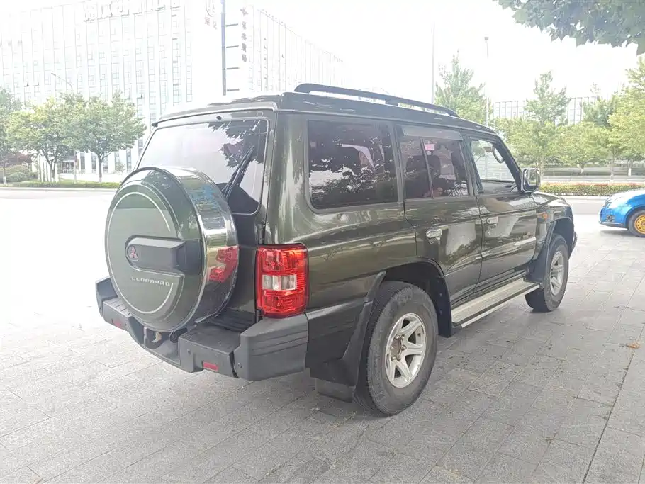Leopaard Q6 猎豹Q6 2015款 2.4 L 手动两驱精英型