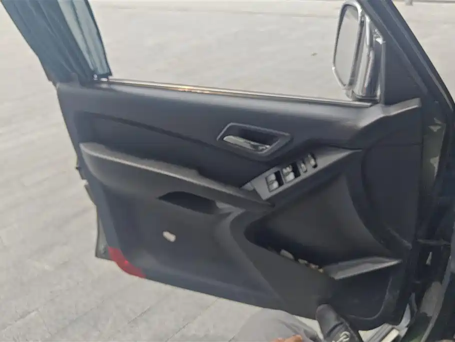 Leopaard Q6 猎豹Q6 2015款 2.4 L 手动两驱精英型
