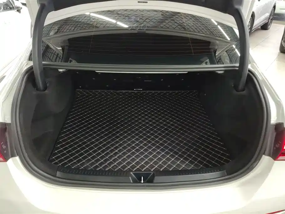 Mercedes-Benz A-Class Facelift II A 200 L Sport Sedan Fashion