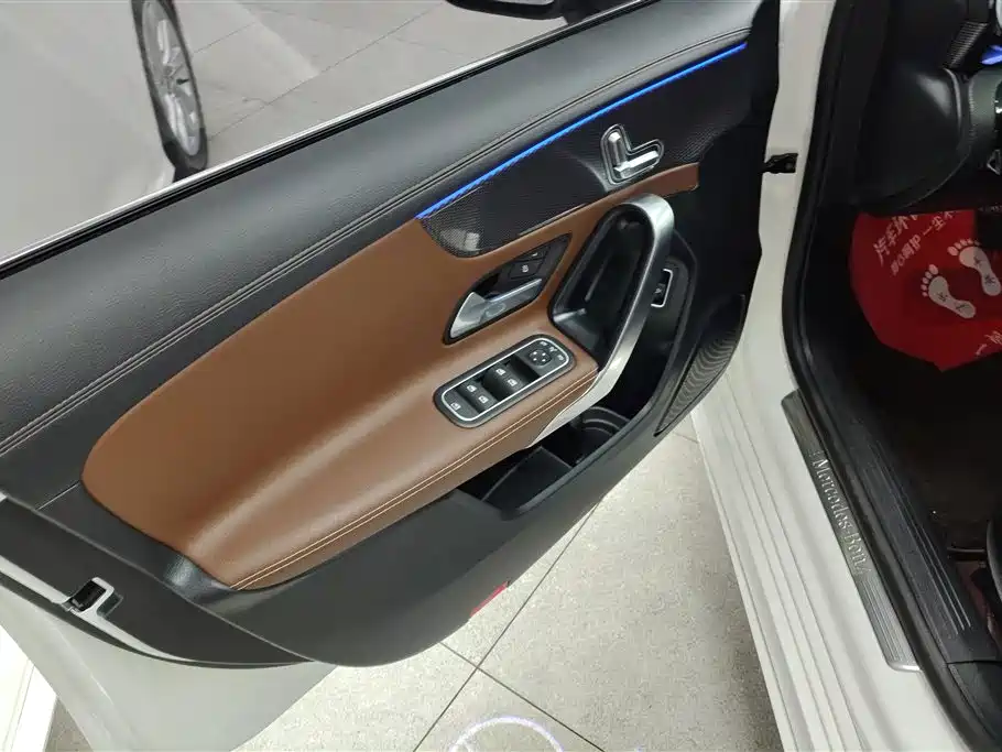 Mercedes-Benz A-Class Facelift II A 200 L Sport Sedan Fashion