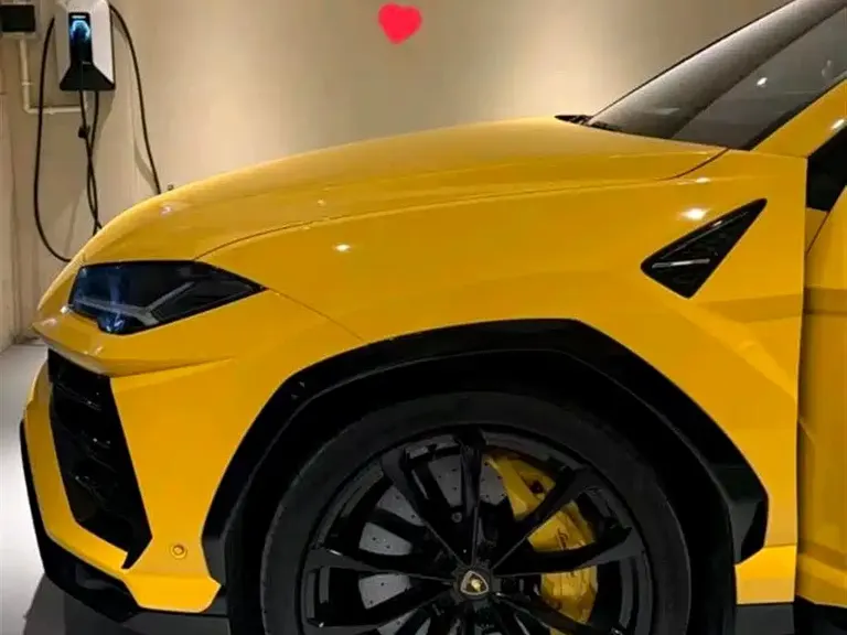 Lamborghini Urus 4.0 T V8