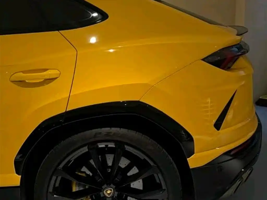 Urus 4.0 T V8