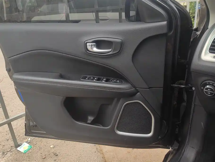 Compass 200 T Auto Home Enjoyment