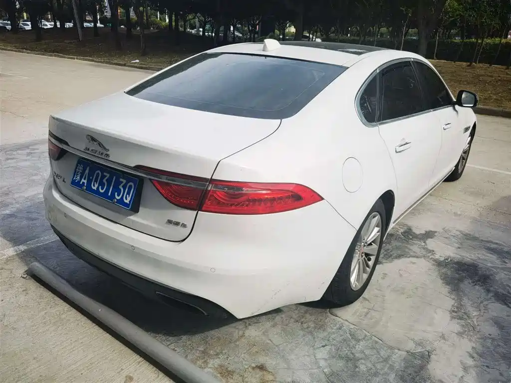 Jaguar XFL XFL 2.0 T 240 PS Premium