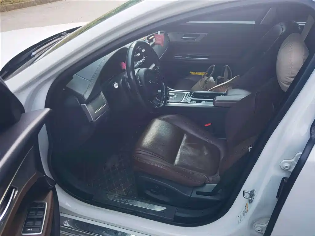 Jaguar XFL XFL 2.0 T 240 PS Premium