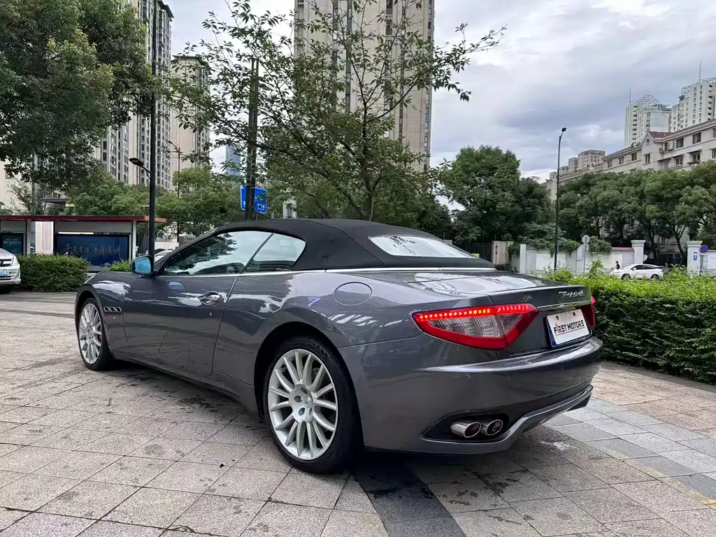 GranCabrio 4.7 L Automatic