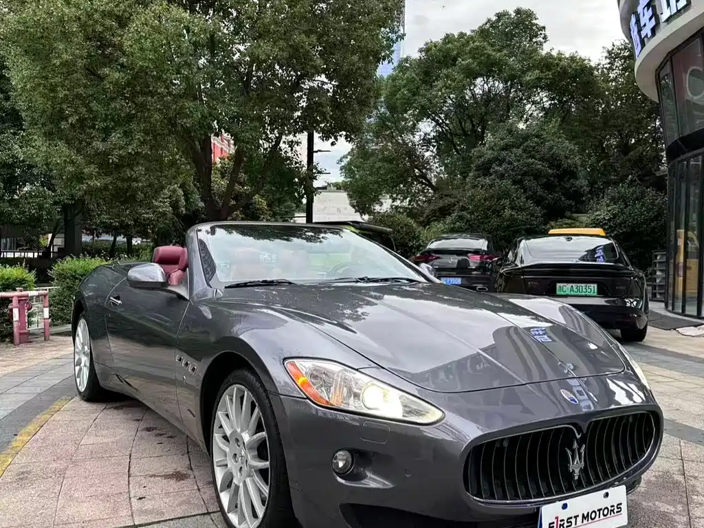 GranCabrio 4.7 L Automatic