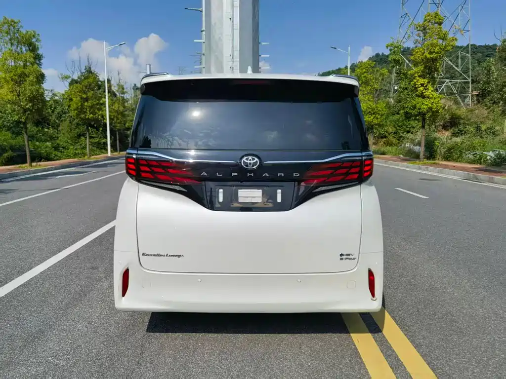 Alphard Dual Engine 2.5 L Premium Enjoyment