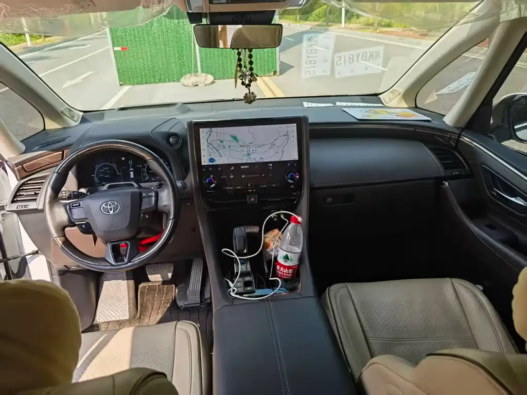 Alphard Dual Engine 2.5 L Premium Enjoyment