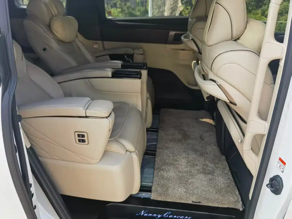 Alphard Dual Engine 2.5 L Premium Enjoyment