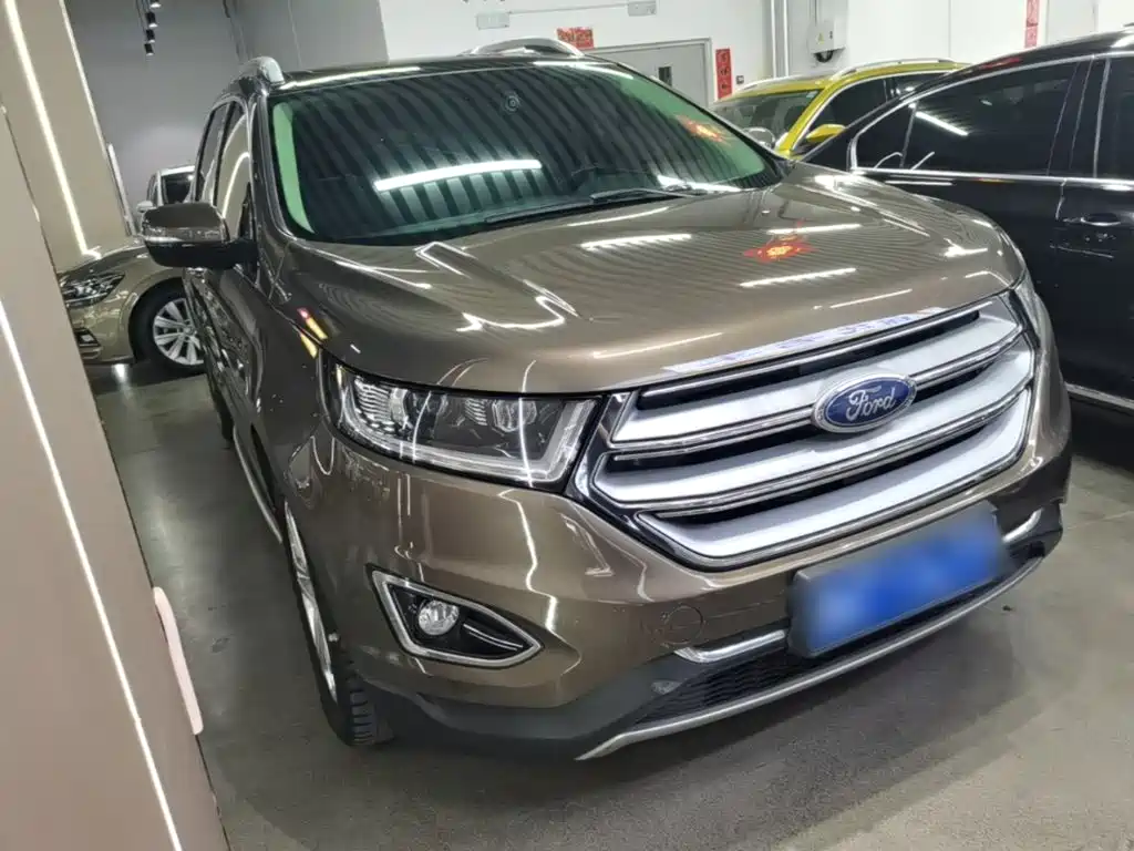 Edge EcoBoost 245 4 WD Grand Sharp 7-seat