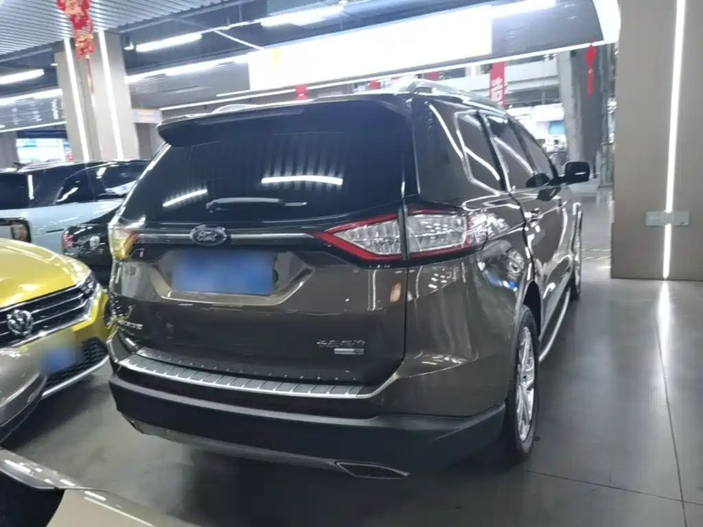 Edge EcoBoost 245 4 WD Grand Sharp 7-seat