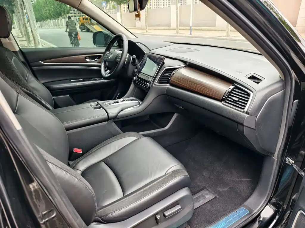 Avancier 370 TURBO 2 WD Luxury