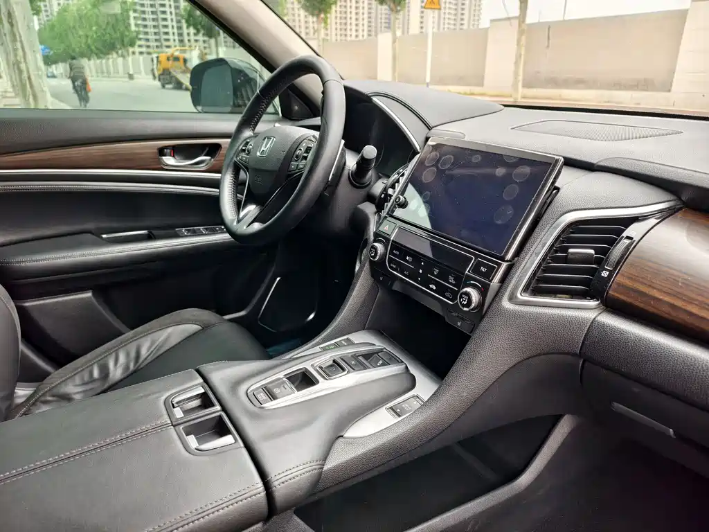 Avancier 370 TURBO 2 WD Luxury