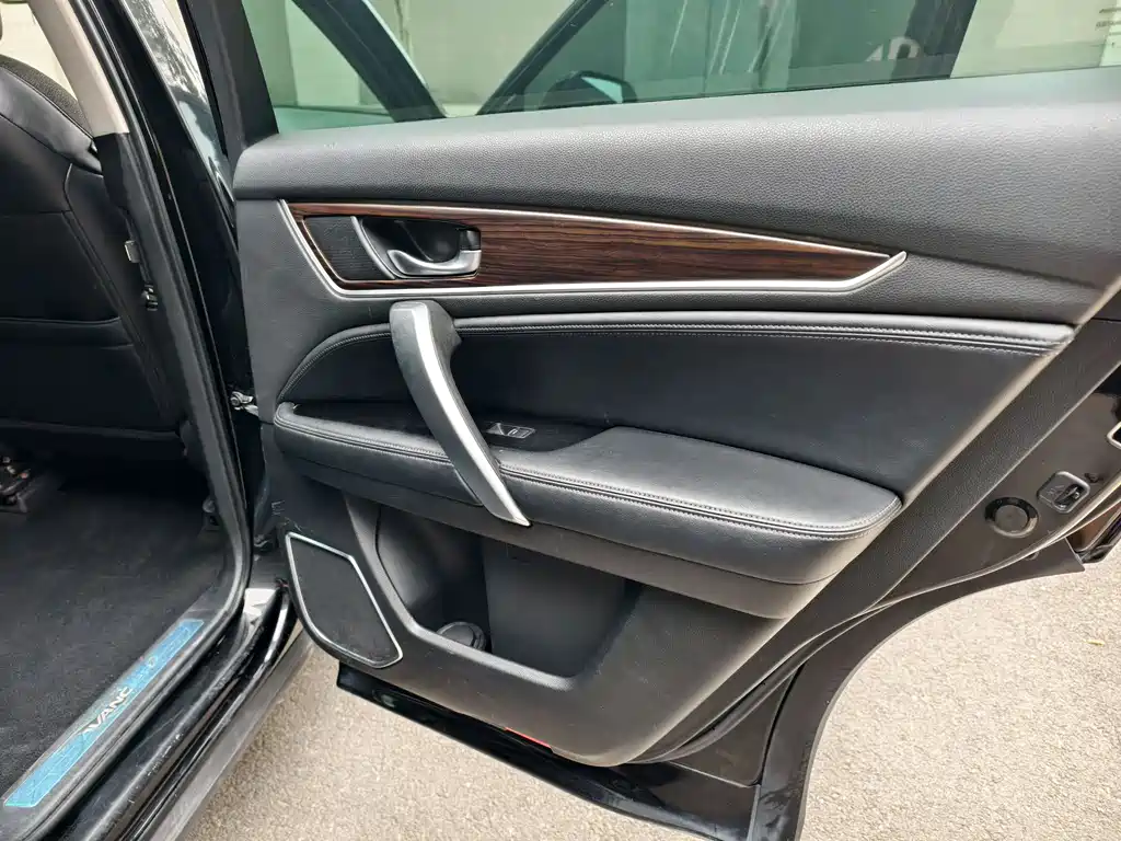 Avancier 370 TURBO 2 WD Luxury