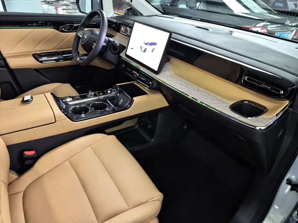 Trumpchi E8 NEV 传祺E8 PHEV 2024款 150 km MAX+