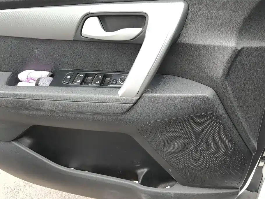Sportage 智跑 2019款 2.0 L 手动时尚版